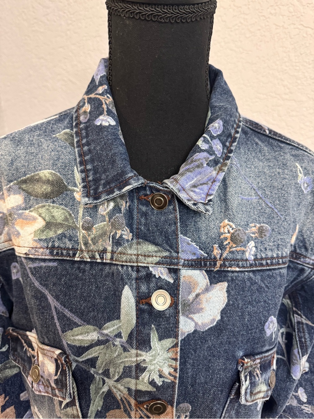 100% Cotton Floral Print Cropped Denim Jacket - Blue Barrel Sleeves NWOT - Picture 5 of 16